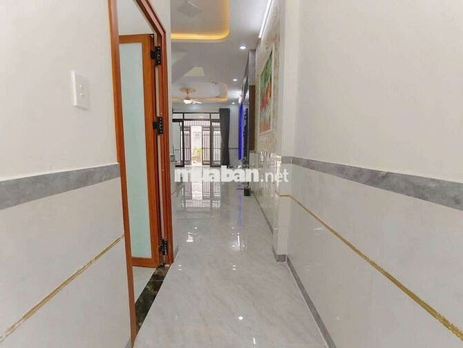Nhà 2 tầng mới xây sạch đẹp ở ngay, đường nhựa 8m, KDC Trần Anh