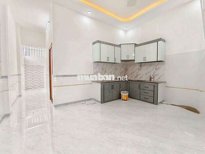 Nhà 2 tầng mới xây sạch đẹp ở ngay, đường nhựa 8m, KDC Trần Anh