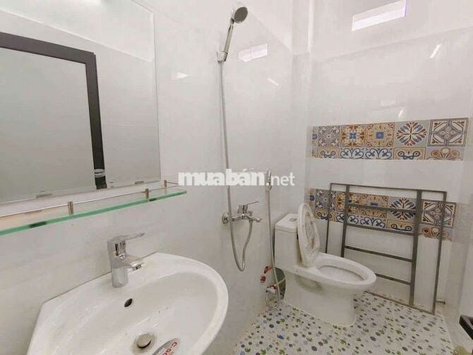 Nhà 2 tầng mới xây sạch đẹp ở ngay, đường nhựa 8m, KDC Trần Anh