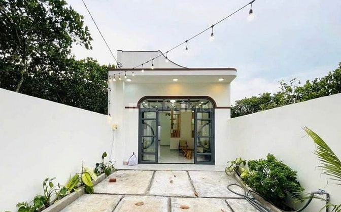 Bán căn nhà mới xây, do ngộp ngân hàng nên bán gấp. Nhà Ở Tân Thông Hộ
