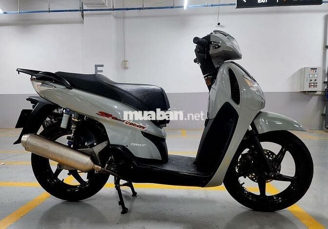 Sh150 Ý, cổ nhưng không cũ.