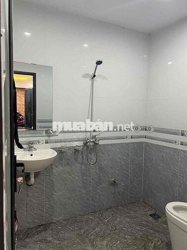 Hạ sốc dưới 2 tỷ có nhà đẹp Định Công- oto 30m-84m ; MT 6m-Chưa sổ