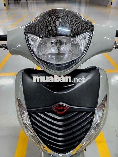 Sh150 Ý, cổ nhưng không cũ.
