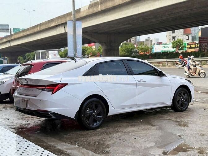 Elantra 1.6 đặc biệt sx 2024