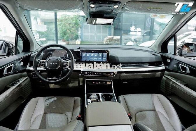 Kia Carnival 2025 Premium 2.2D 7S - 3000 km