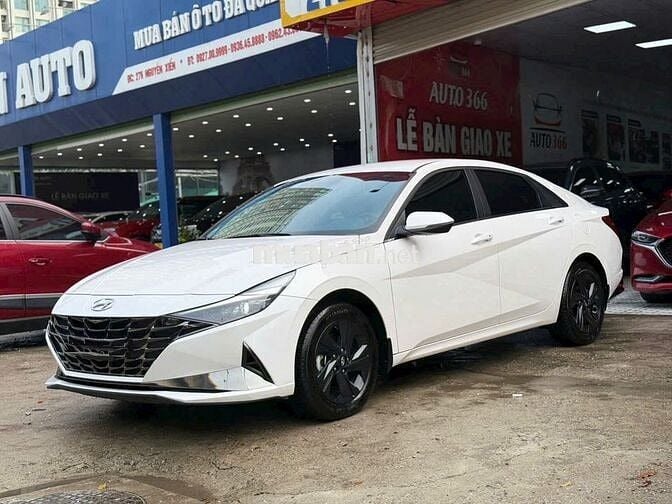 Elantra 1.6 đặc biệt sx 2024