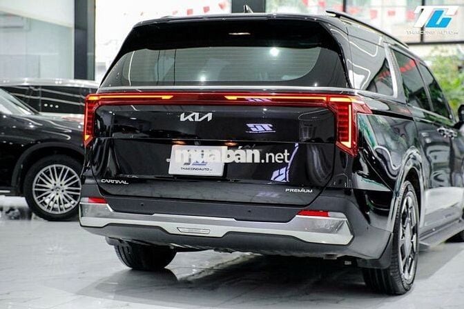 Kia Carnival 2025 Premium 2.2D 7S - 3000 km