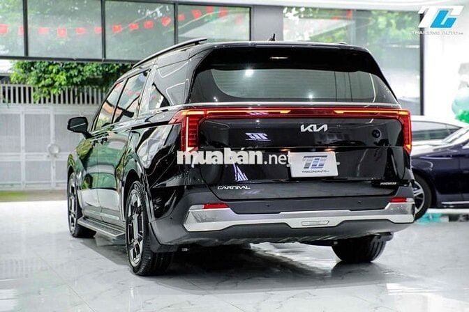 Kia Carnival Premium 8S sx 2025 - 3456 km siêu mới