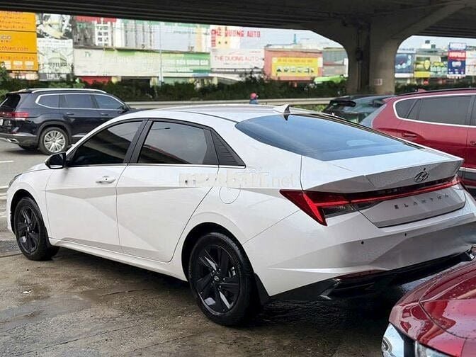Elantra 1.6 đặc biệt sx 2024