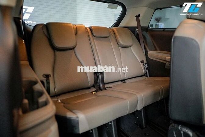 Kia Carnival 2025 Premium 2.2D 7S - 3000 km