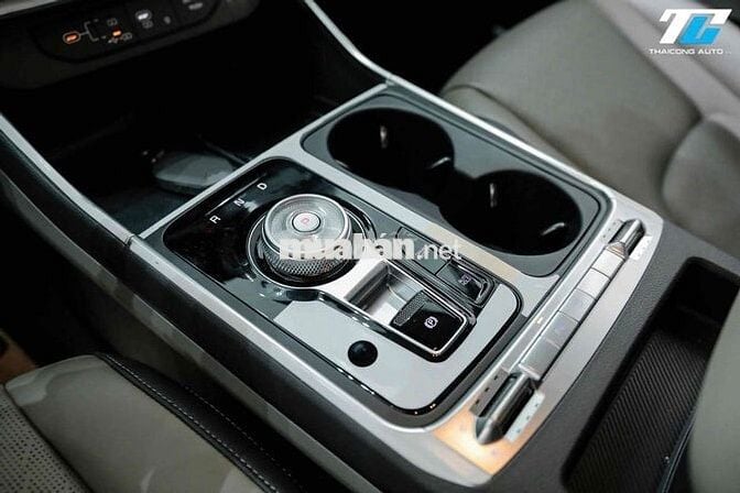 Kia Carnival Premium 8S sx 2025 - 3456 km siêu mới