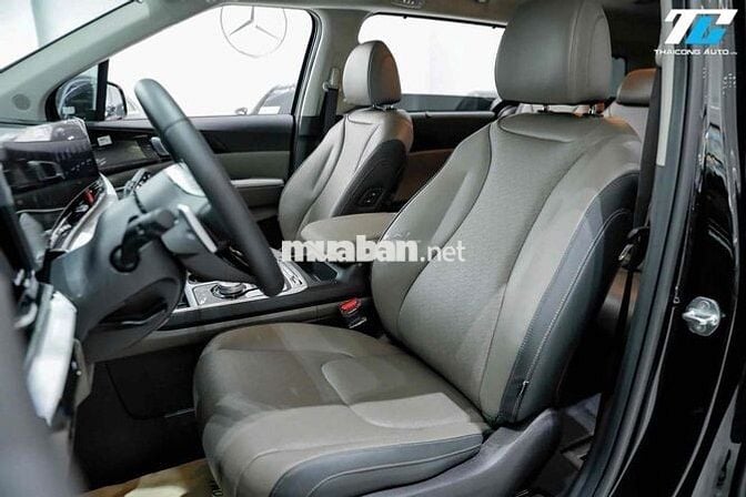 Kia Carnival Premium 8S sx 2025 - 3456 km siêu mới
