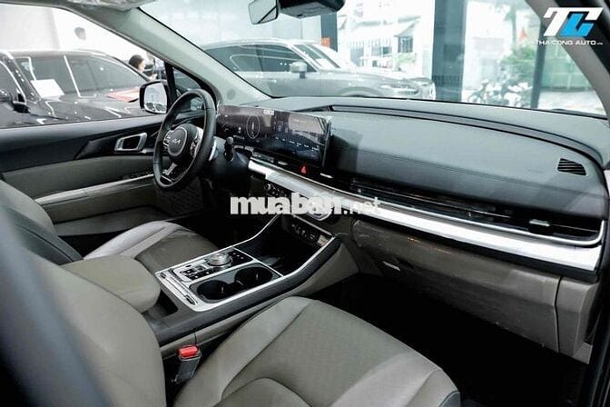 Kia Carnival Premium 8S sx 2025 - 3456 km siêu mới