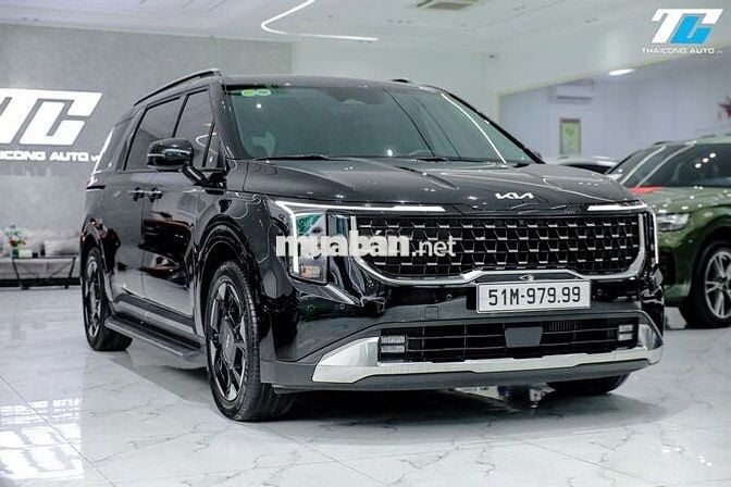 Kia Carnival 2025 Premium 2.2D 7S - 3000 km