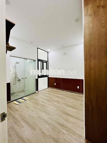 Nhà Phố Mới Xây 100% DT 250m2 1Trệt  3Lầu 5Pn 5Wc Sân Thượng