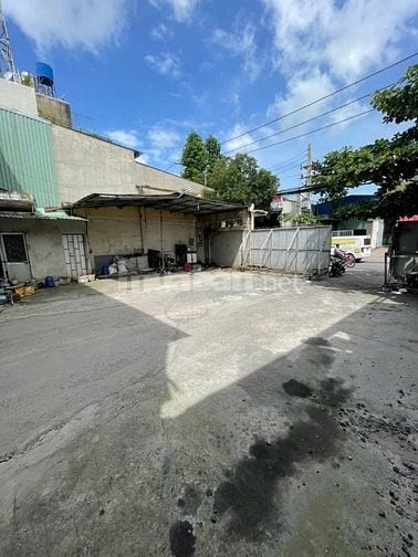 Cho thuê kho xưởng 1000m2 mặt tiền 20 mét gần KCN Tân Bình