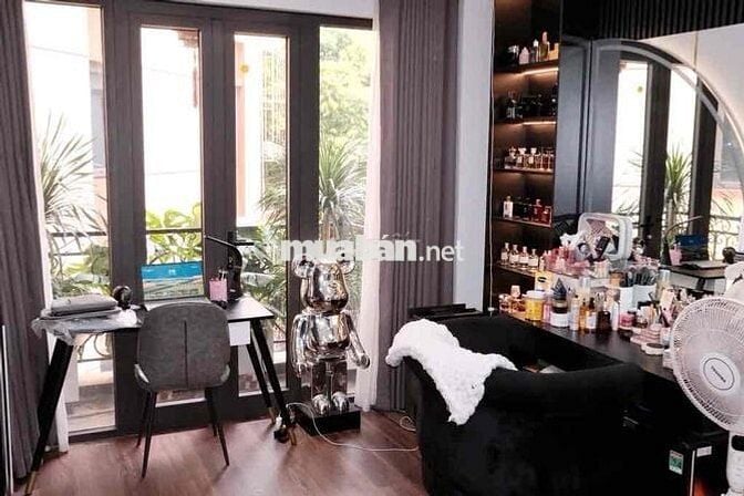 Trương Định 42m, Mercedes đỗ cửa, Gần phố, tặng full nội thất xịn xò