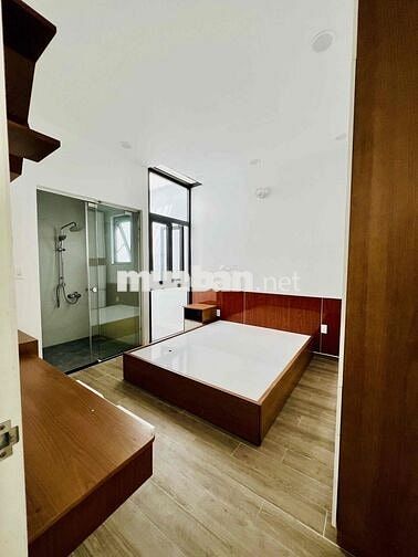 Nhà Phố Mới Xây 100% DT 250m2 1Trệt  3Lầu 5Pn 5Wc Sân Thượng
