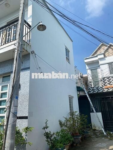 NHÀ SHR-DSH GIÁ 880TR - NHÀ TRỆT 1 LẦU-CCUQ CHỈ CÁCH ĐƯỜNG 826C 100M