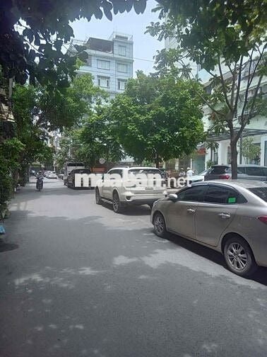 Chính chủ bán căn hộ chung cư phố Nguyễn Xiển 86 m hơn 5 tỷ sổ đỏ Than