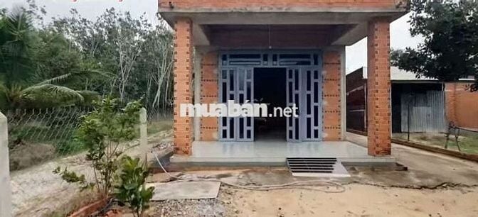 Nhà và đất 8,5x66m mặt đường Hưng Thuận