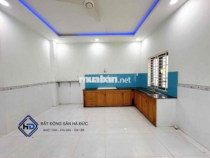 Nhà 2 lầu 5x20 khu đồng bộ có sân để xe rộng gần UBND Quận 12