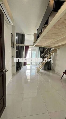 CĂN HỘ DUPLEX BAN CÔNG RỘNG LỚN GẦN UEF HIU HUTECH VÀI PHÚT ĐI BỘ