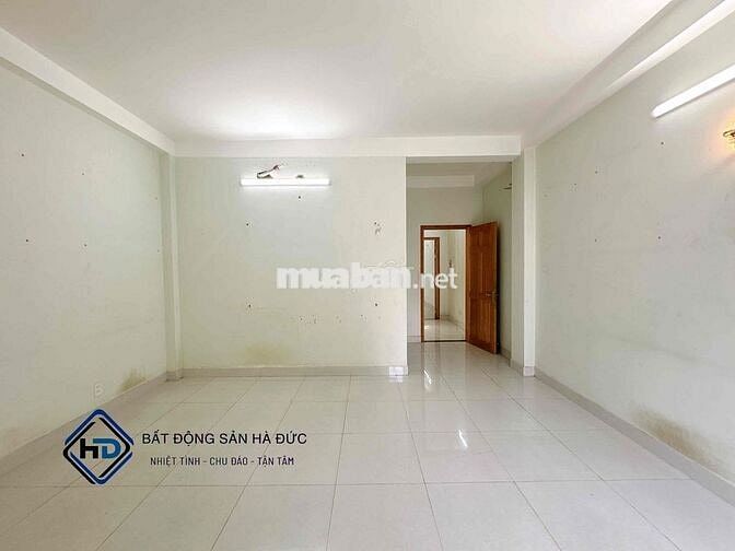 Nhà 2 lầu 5x20 khu đồng bộ có sân để xe rộng gần UBND Quận 12