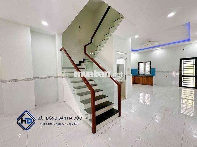 Nhà 2 lầu 5x20 khu đồng bộ có sân để xe rộng gần UBND Quận 12