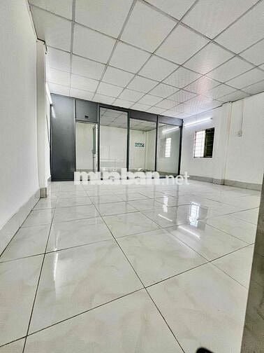 Nhà Trệt Trống Xuốt DT 5x25 Có Gác Lửng Hợp May Mặc Kho Chứa Hàng