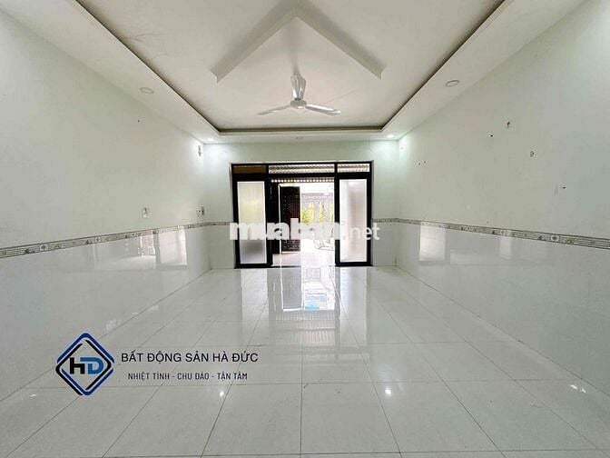 Nhà 2 lầu 5x20 khu đồng bộ có sân để xe rộng gần UBND Quận 12