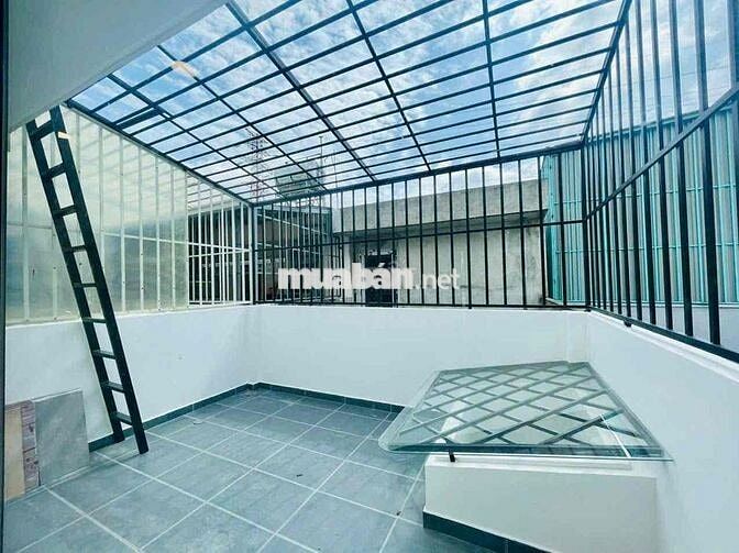 Cho Thuê Nhà Mới Xây 100% DT 240m2 1Trệt 3Lầu 4Pn 5Wc Sân Thượng