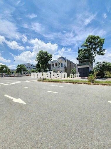 CẦN BÁN LÔ ĐẤT ĐẸP VỊ TRÍ TRUNG TÂM ĐÔNG HOÀ GIÁ TỐT