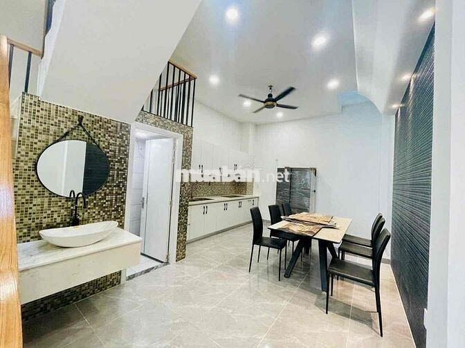 Cho Thuê Nhà Mới Xây 100% DT 240m2 1Trệt 3Lầu 4Pn 5Wc Sân Thượng