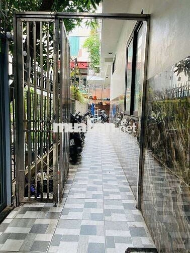 CẦU GIẤY NHÀ ĐẸP, NGÕ HỒ - PHÂN LÔ - 2 THOÁNG - 30M 6 TẦNG 8,1 TỶ