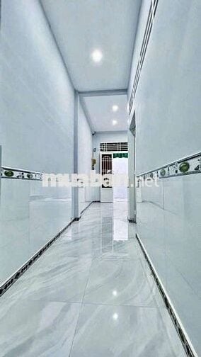BÁN NHÀ LẦU GIÁ RẺ - NGAY TT.NINH KIỀU - ĐỐI DIỆN XSKT CẦN THƠ