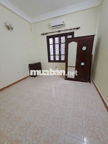 Nhà ngõ 115 phố Nguyễn Khang, Dt 40m2 x 4 tầng, 14 triệu/tháng