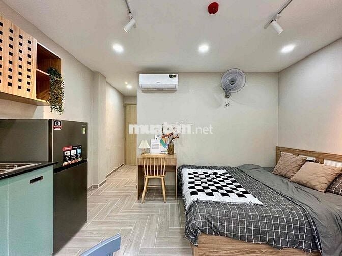 CĂN HỘ Q1_RỘNG RÃI_THOÁNG MÁT_SẠCH SẼ_CỬA SỔ LỚN_MÁY GIẶT RIÊNG_HẺMOTO