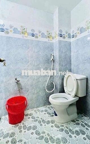 BÁN NHÀ LẦU GIÁ RẺ - NGAY TT.NINH KIỀU - ĐỐI DIỆN XSKT CẦN THƠ