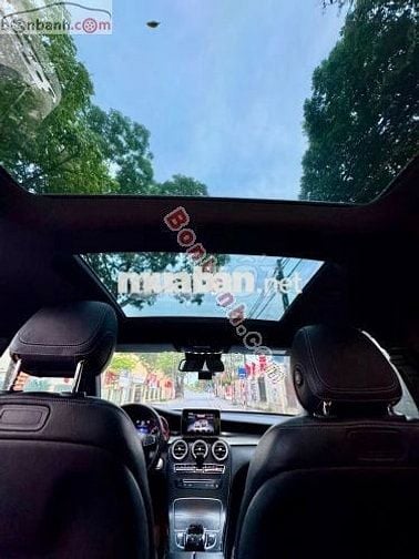 Chính chủ bán GLC300 4Matic 2017 chạy 9,9v