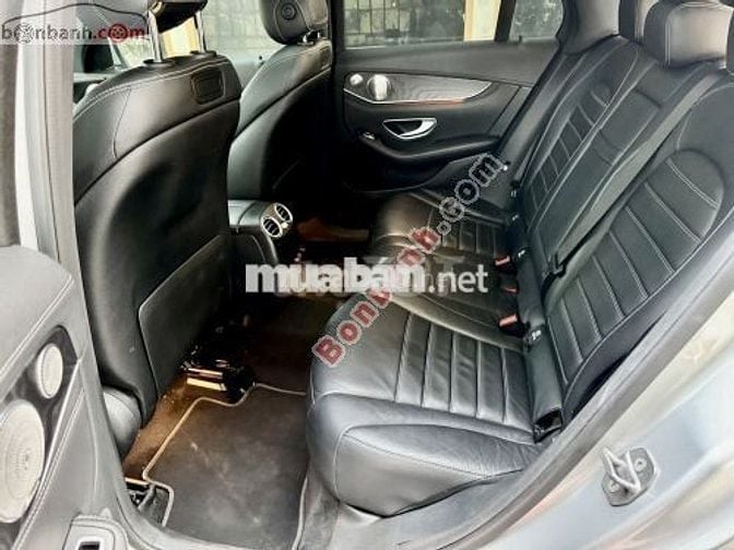 Chính chủ bán GLC300 4Matic 2017 chạy 9,9v
