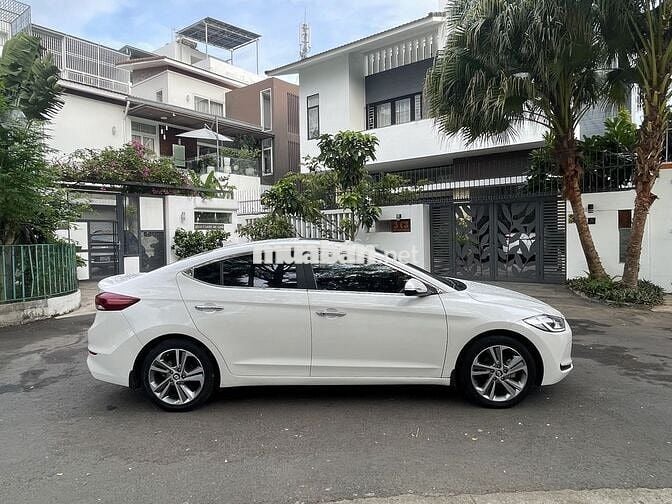 GD bán lại Elantra bản full 2019 còn cực mới .