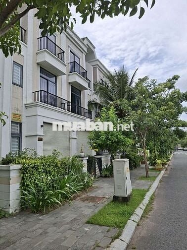 Bán gấp nhà 1 trệt 2 lầu_ Cách Hóc Môn 2km _ Ở hoặc cho thuê