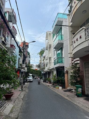 Bán nhà nát KHU VIP hẻm nhựa xe hơi 8m Nguyễn Xí, P26, Q.Bình Thạnh.
