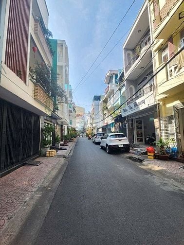 Bán nhà nát KHU VIP hẻm nhựa xe hơi 8m Nguyễn Xí, P26, Q.Bình Thạnh.