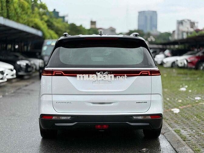 Kia Carnival 2022 Signature 2.2D - màu trắng