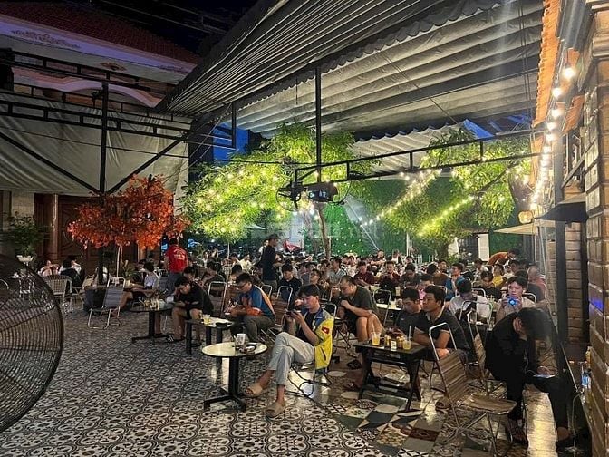 sang quán cafe sân vườn 24h thoáng mát vị trí vip quận tân bình