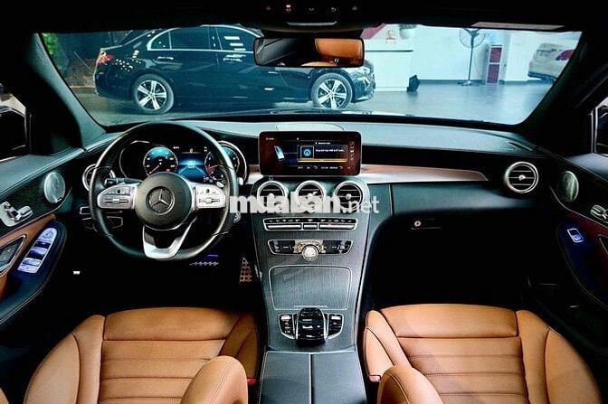 Mercedes Benz C300 AMG model 2020 siêu đẹp