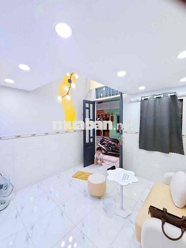 Nhà đẹp 3 tầng HXH Huỳnh Thiện Lộc - 2,55 tỷ TL