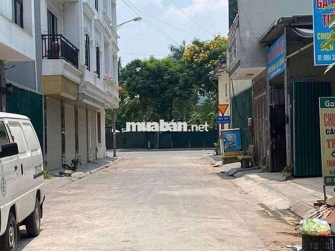 Cho Thuê Căn Nhà 5 tầng phố thanh Am Long Biên 100m thang máy giá 25t
